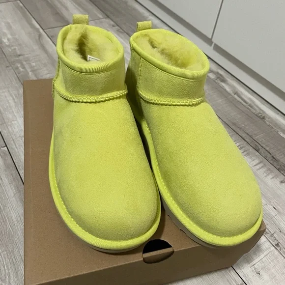 UGG Classic Ultra Mini - Picture 5 of 7